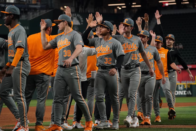 Tennessee baseball mostly holds pat in rankings after a 3-1 week