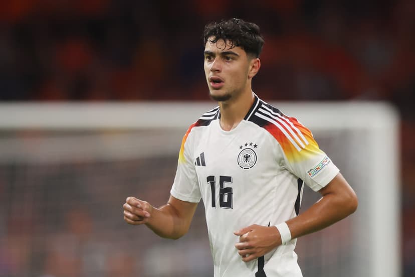 Bayern Munich star Aleksander Pavlović among the best in the Bundesliga in 2025/26