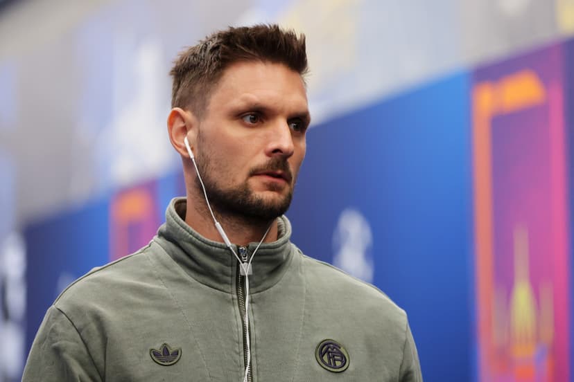 How confident are you that Sven Ulreich can hold down the fort at Bayern Munich until Manuel Neuer and Jonas Urbig are healthy?
