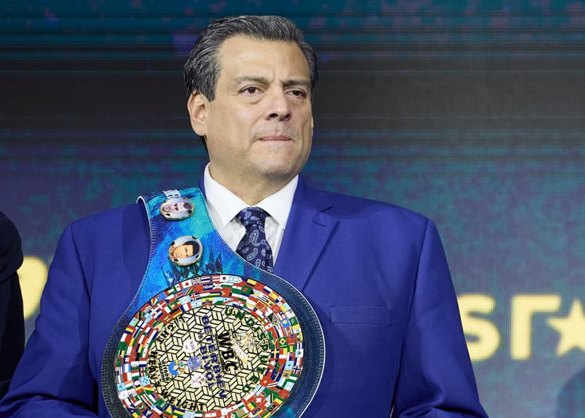WBC Unveils New Diamond Chain for Champions