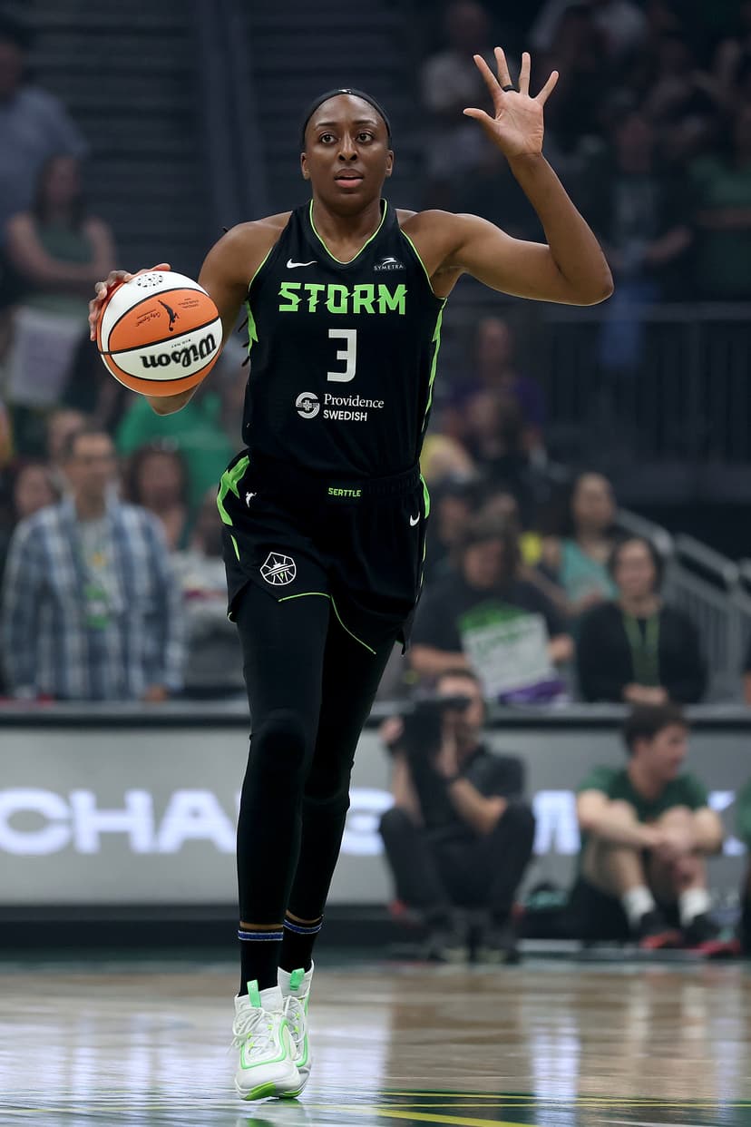 A tense meeting, letters, a survey and $9.25 million? Here’s what’s going on with the WNBPA