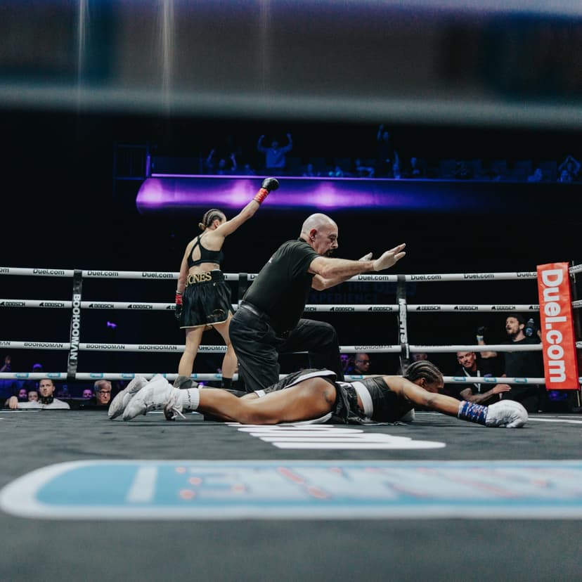 Video: Jade Jones crushes Egypt Criss with face-plant knockout in Misfits Boxing fight