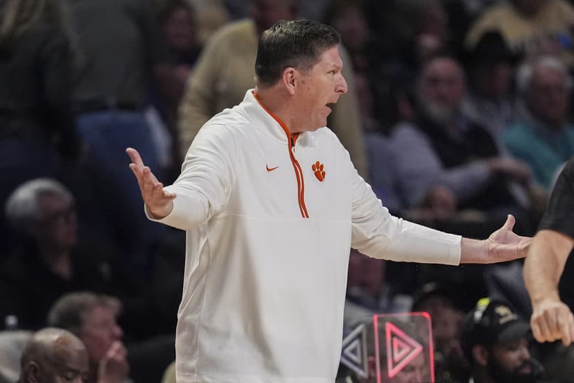 Clemson Falls At UNC 67-63