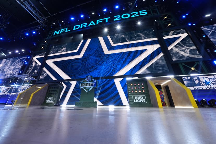 Cowboys Consider Trading 1st-Round Pick for Veteran Player