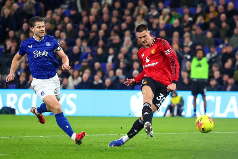 Should Benjamin Šeško be given a starting role?