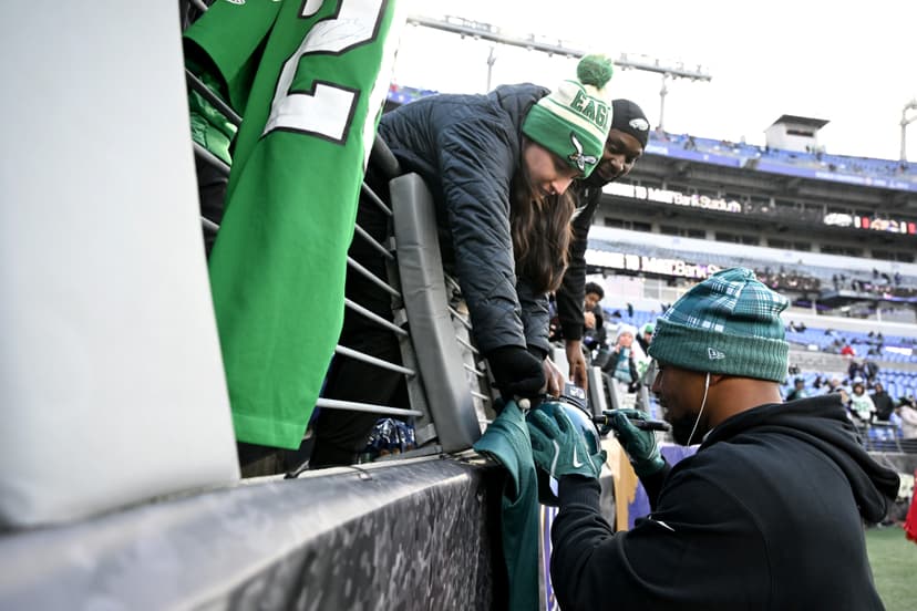 Fans Share Stories of Meeting Philadelphia Eagles Players