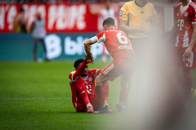 Bayern Munich’s Alphonso Davies might be out injured for long