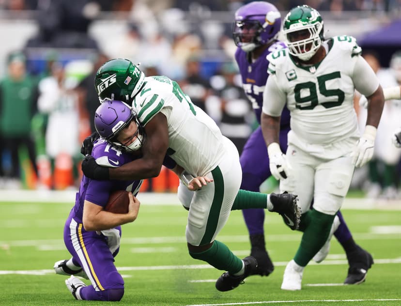 Colts Sign DE Michael Clemons