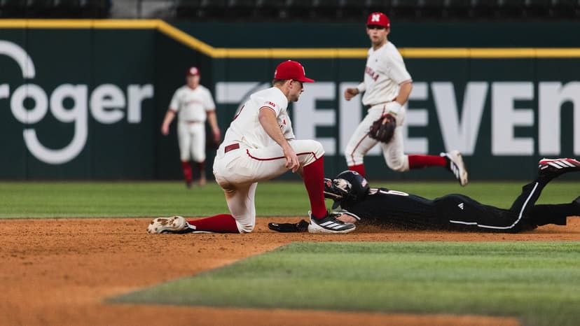 Louisville Defeats Cornhuskers 4-2