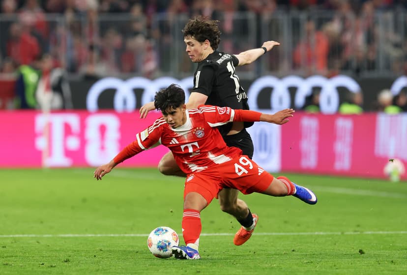 Bayern Munich features 7th teen in win over Gladbach