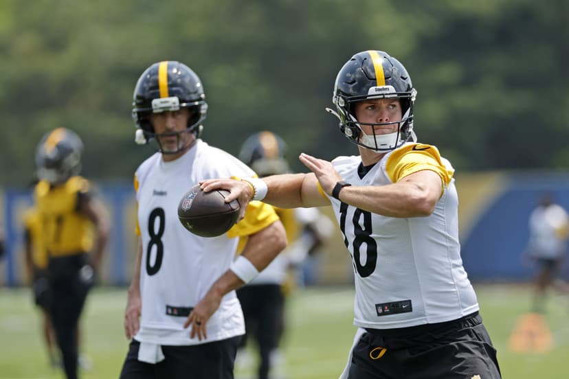 Aaron Rodgers is making the Pittsburgh Steelers look foolish