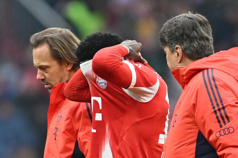 Bayern Munich Star Alphonso Davies Exits Match with Apparent Injury