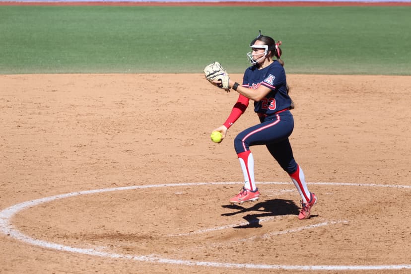 Arizona softball starts Hillenbrand Invitational with 2-hitter from Rylie Holder