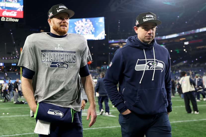 Las Vegas Raiders Coach Klint Kubiak Praised for Mentoring Rookie Fernando Mendoza