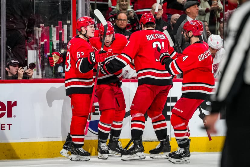 Hurricanes rout Red Wings 5-2 for fifth straight win