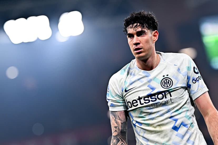 Barcelona Defender Pau Cubarsi Praises Inter Milan's Alessandro Bastoni Amid Transfer Speculation