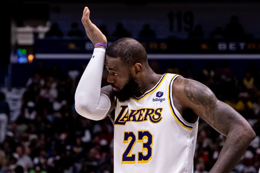 Lakers player grades: LeBron-less Lakers beat Knicks thanks to defense