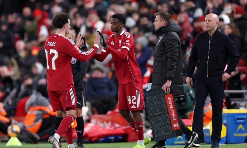 Curtis Jones struggles for Liverpool v Forest after Arne Slot’s tactical miscalculation
