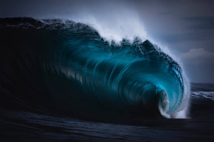 100-Foot Rogue Waves Roar Across the Pacific