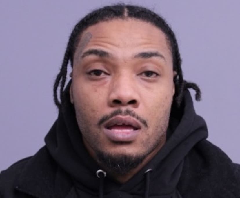 Man Poses as Employee to Steal 60 iPhones from Walmart