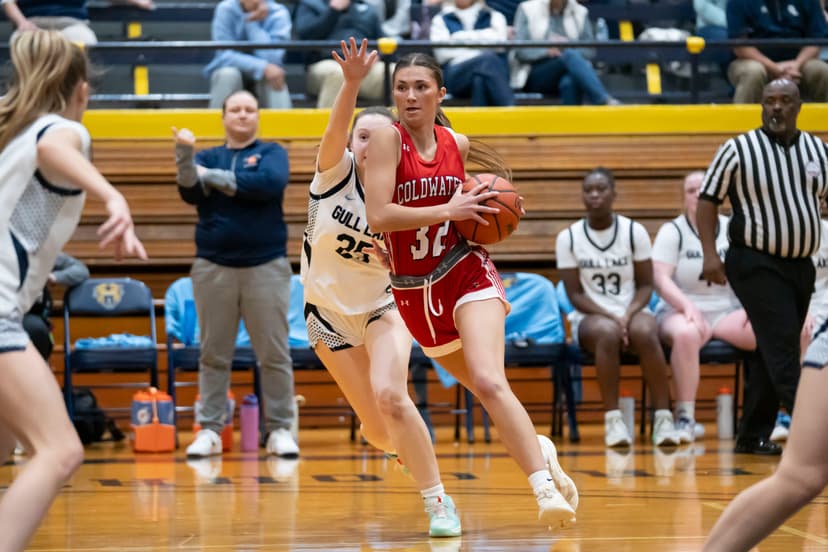 McClintic’s 30 leads Jeeps over Manchester to advance to district finals