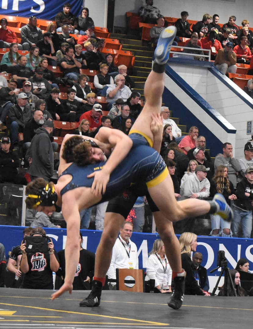 Clinton pins its way to the D4 state semifinals with win over Roscommon