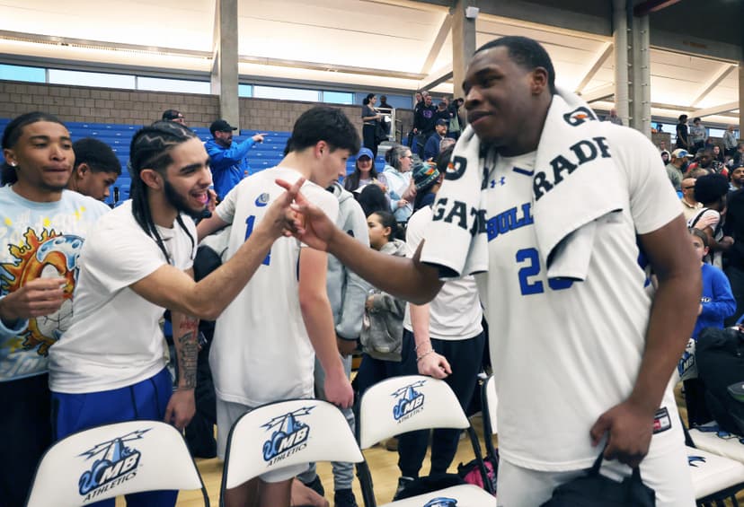 Allen Brown Jr. continues historic season for Holbrook. Next up: State finals