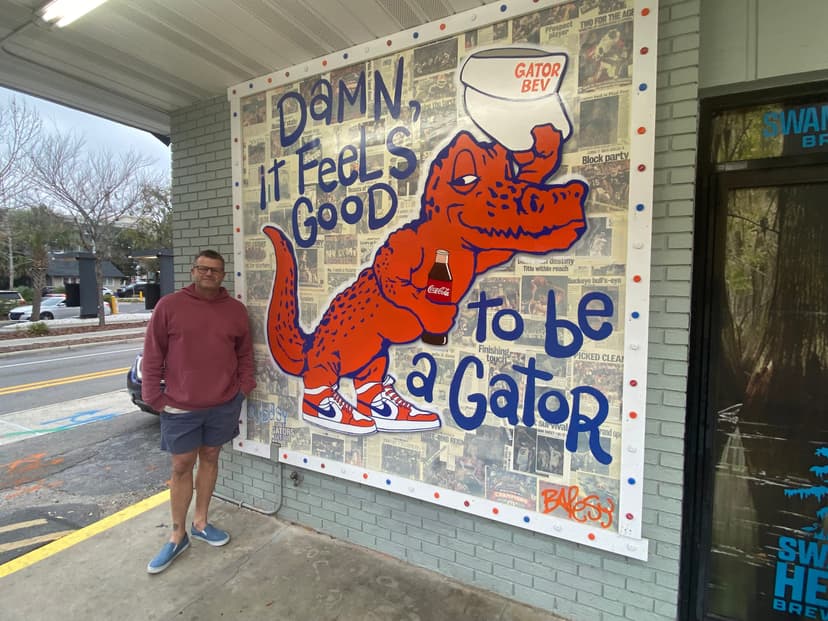 Former UF Linebacker James Bates Unveils Gator Pride Mural