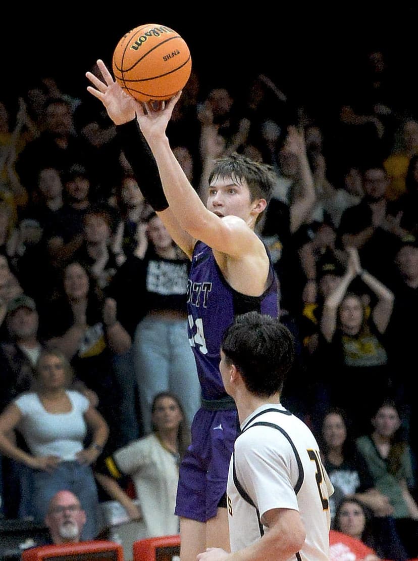 Routt basketball on wrong end of 3-point deluge in first supersectional