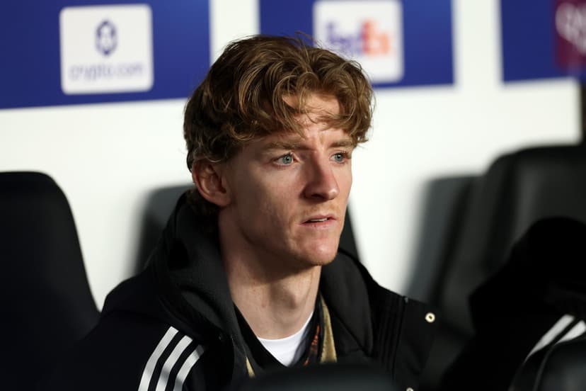 Liverpool Are Trailing Arsenal In Pursuit Of This Newcastle United Winger: What Should Slot Do?