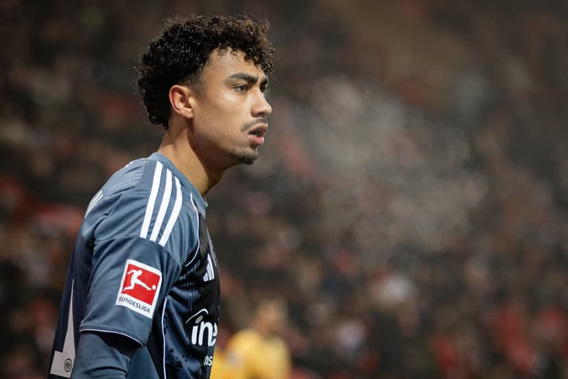 Manchester City Are Facing Stiff Competition For This Bundesliga Left-Back: Is He Worth The Fight?