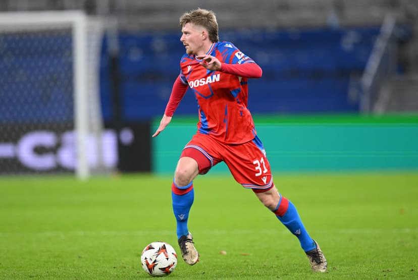 Leeds United Are Facing Stiff Competition For This Ligue 1 Playmaker: Should Farke Go For Him?