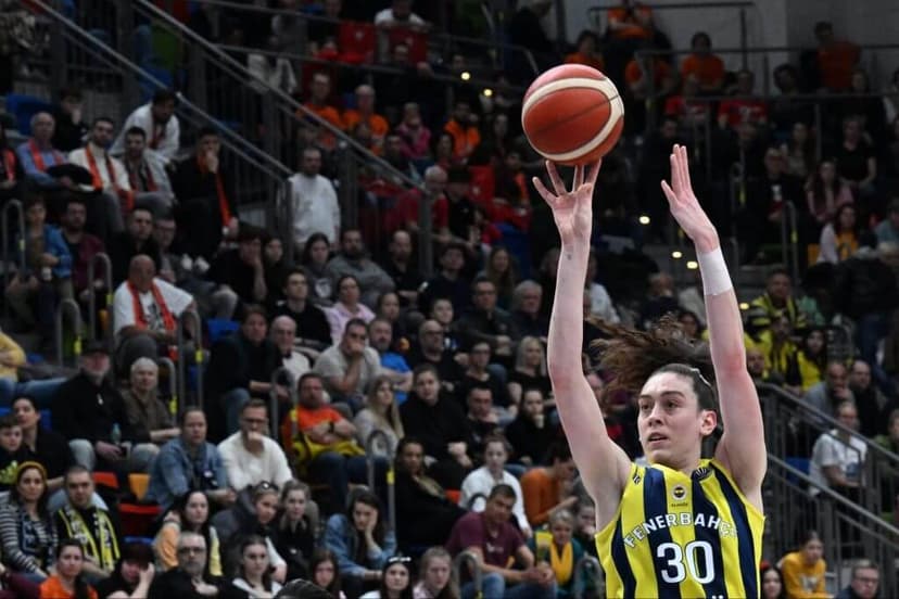 Breanna Stewart Signs with EuroLeague Team Fenerbahçe Opet