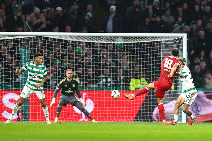 Kasper Schmeichel's Performance and Fan Reaction