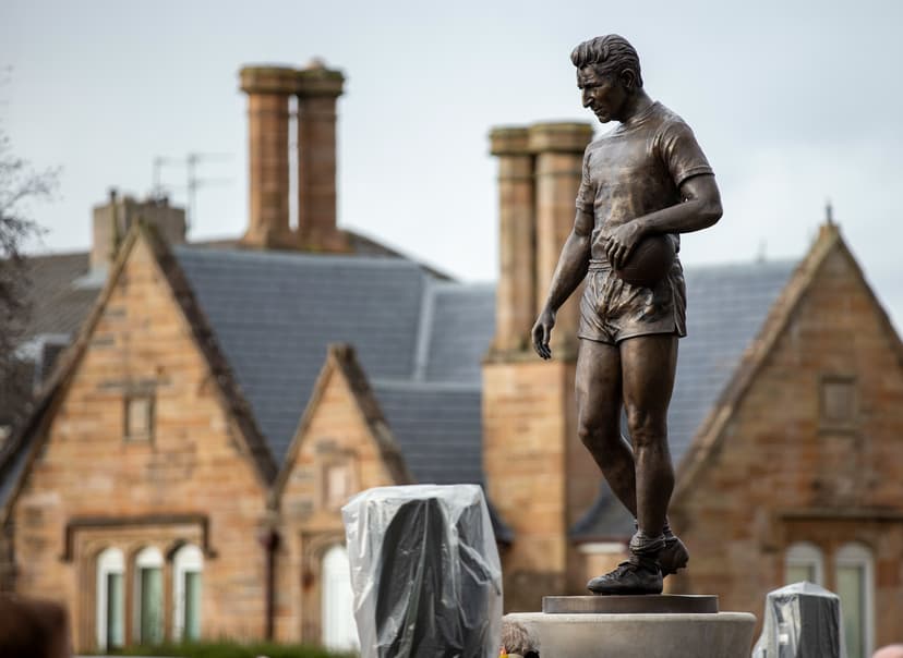 Photo Special – Tommy Gemmell statue unveiling at Craigneuk
