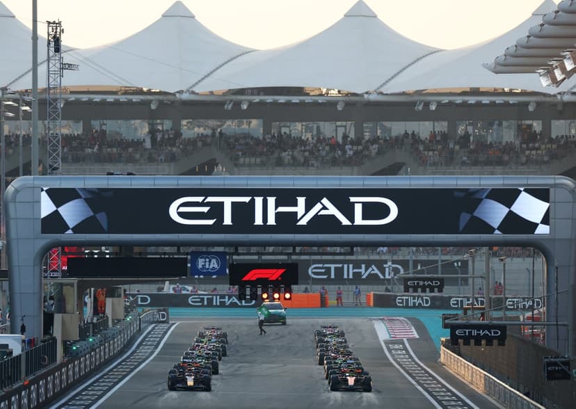 F1 Trials Unique 'Blue Warning' Race Start at Bahrain Pre-Season Testing