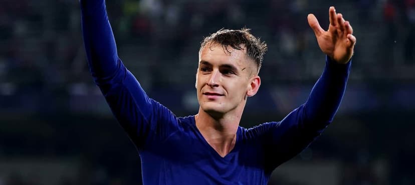 Barcelona Prepares New Contract for Marc Casado Amid Manchester United Interest