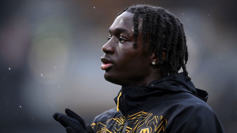 Manchester United's Winger Hunt Takes Sharp Turn with Three Targets