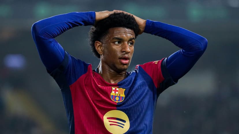 Alejandro Balde: Christopher Vivell Sends Transfer Message to Manchester United