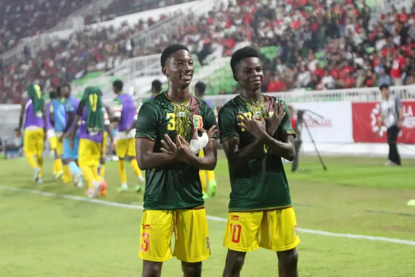 Manchester United and Barcelona Vie for Malian Prodigy Seydou Dembele