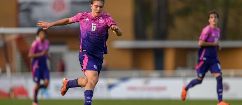 Manchester United Rivals Europe's Elite for Hertha BSC Starlet Kennet Eichhorn