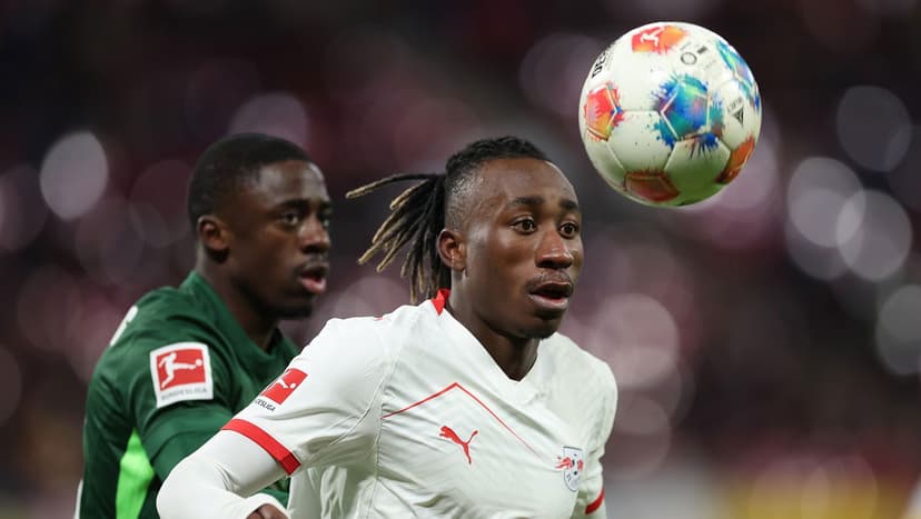 Manchester United Prioritizes Midfield Reinforcements, Eyes Yan Diomande