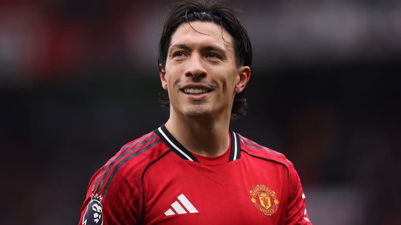 Lisandro Martinez: United confirm stance amid Barcelona interest