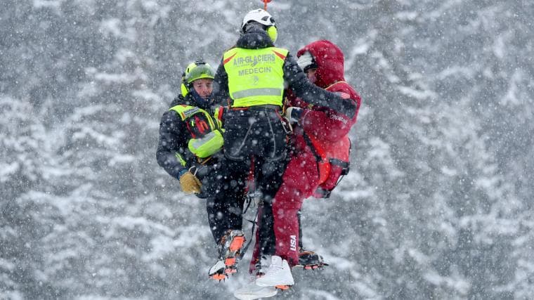 Ski Star Lindsey Vonn Airlifted After Pre-Olympics Crash
