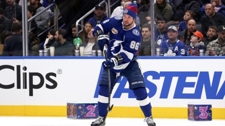 Lightning's Nikita Kucherov joins exclusive Connor McDavid NHL scoring club