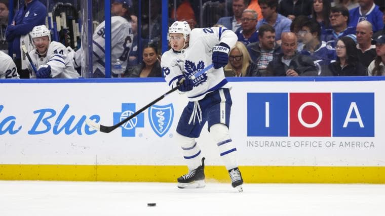 Maple Leafs urged to keep veteran trade candidate with a contract extension