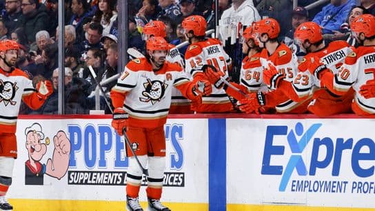 Second period surge powers Ducks past Jets