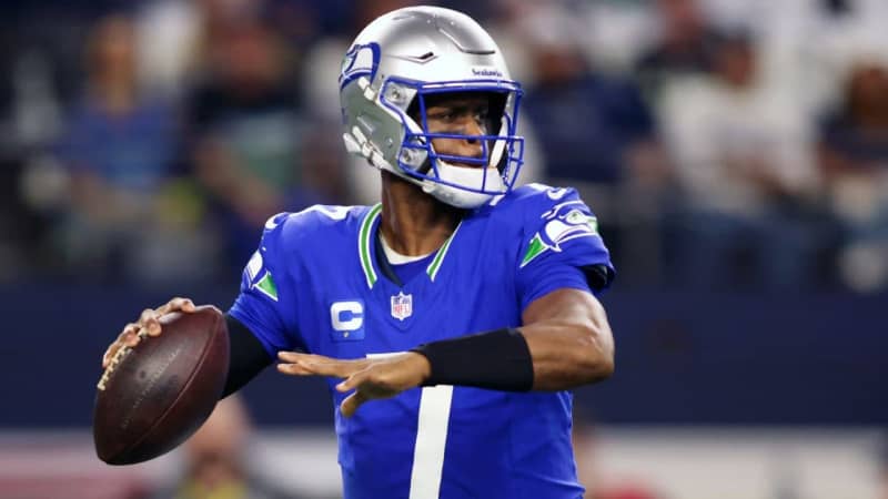 Geno Smith News: Jonathan Jones Explains Why Ex-Raider Moving to Carolina Panthers Makes Sense