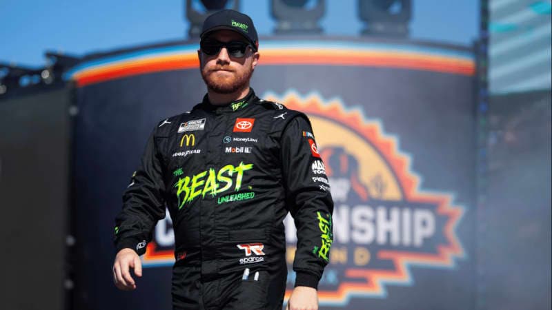 Tyler Reddick Attributes Versatility to Dirt Racing Background