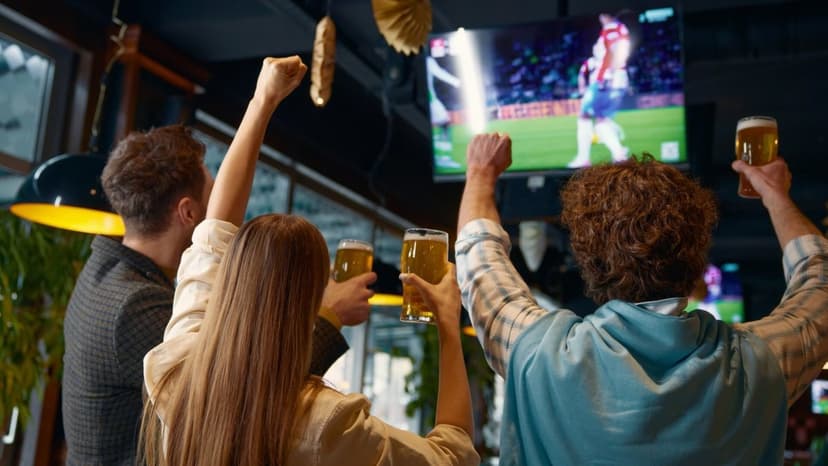 Hooters Closes More Restaurants After Bankruptcy